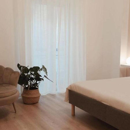 Апартаменты So Fine Petruzzelli Flat Бари Экстерьер фото